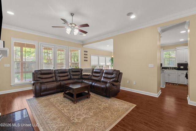 67 Woodside, Hattiesburg, MS 39402