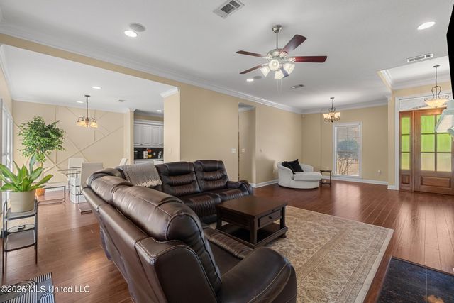 67 Woodside, Hattiesburg, MS 39402