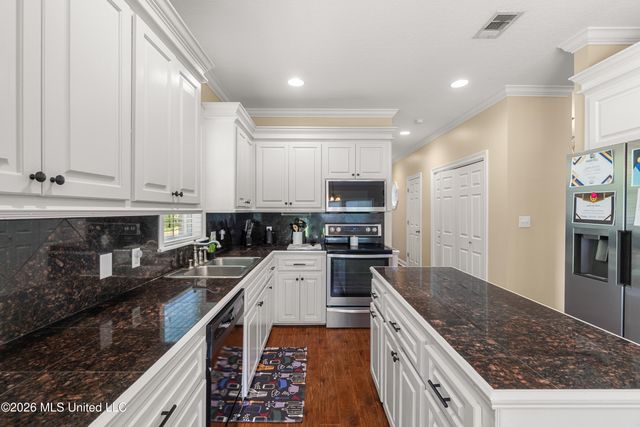 67 Woodside, Hattiesburg, MS 39402