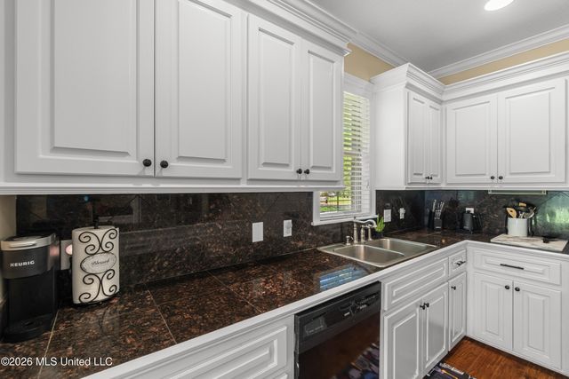 67 Woodside, Hattiesburg, MS 39402