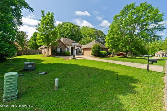 67 Woodside, Hattiesburg, MS 39402