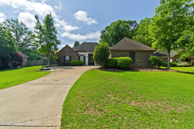 67 Woodside, Hattiesburg, MS 39402