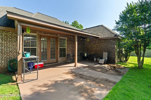 67 Woodside, Hattiesburg, MS 39402