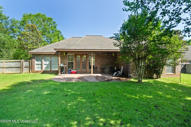 67 Woodside, Hattiesburg, MS 39402