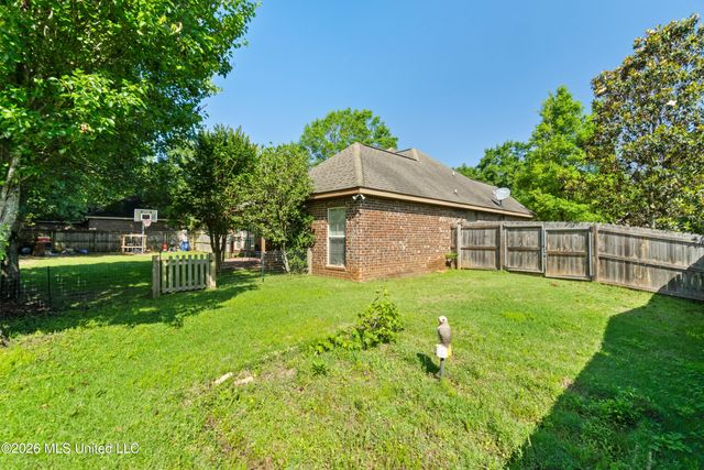 67 Woodside, Hattiesburg, MS 39402