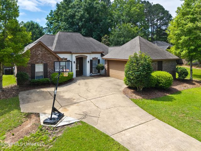 67 Woodside, Hattiesburg, MS 39402