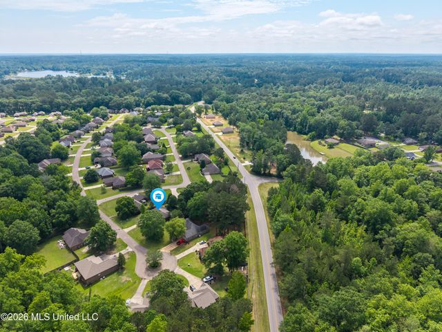 67 Woodside, Hattiesburg, MS 39402