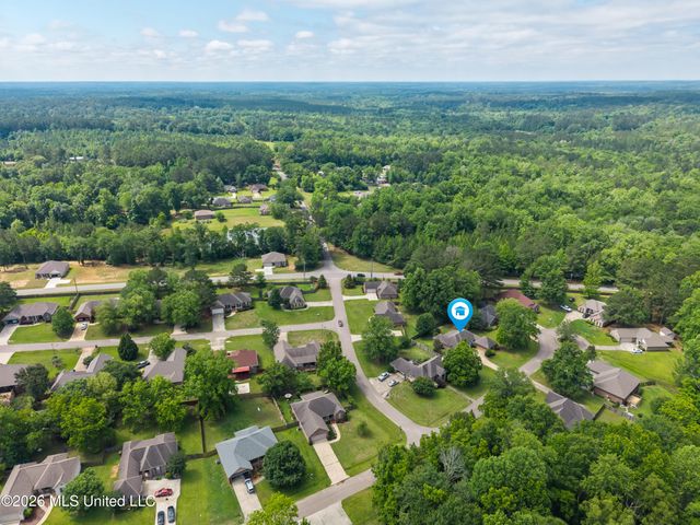 67 Woodside, Hattiesburg, MS 39402