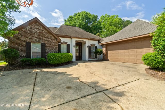 67 Woodside, Hattiesburg, MS 39402