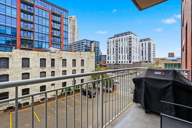 215 10th Avenue S 333, Minneapolis, MN 55415