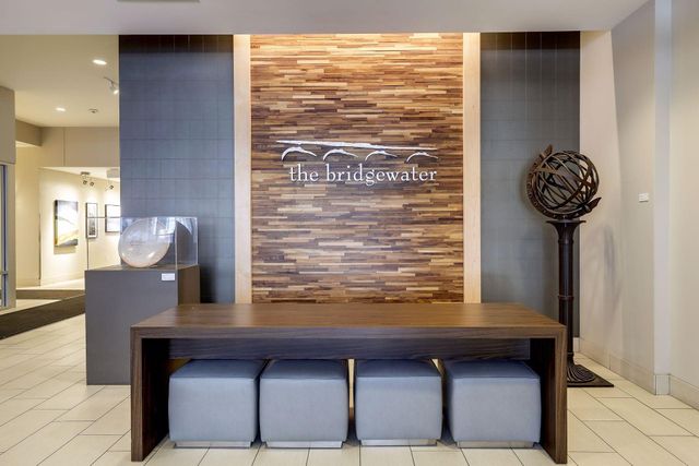 215 10th Avenue S 333, Minneapolis, MN 55415