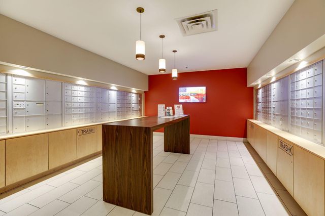 215 10th Avenue S 333, Minneapolis, MN 55415