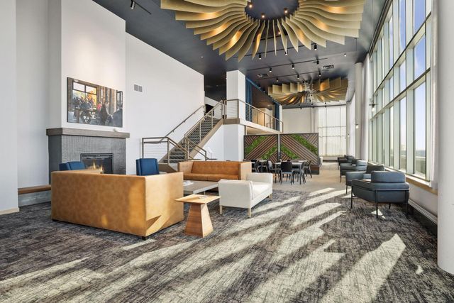 215 10th Avenue S 333, Minneapolis, MN 55415