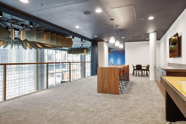 215 10th Avenue S 333, Minneapolis, MN 55415