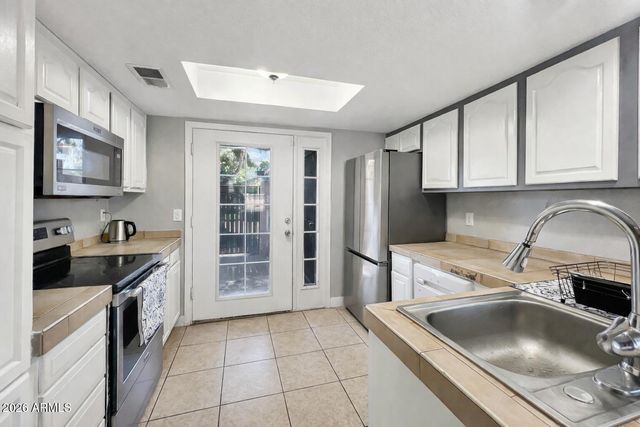 3719 E INVERNESS Avenue 103, Mesa, AZ 85206