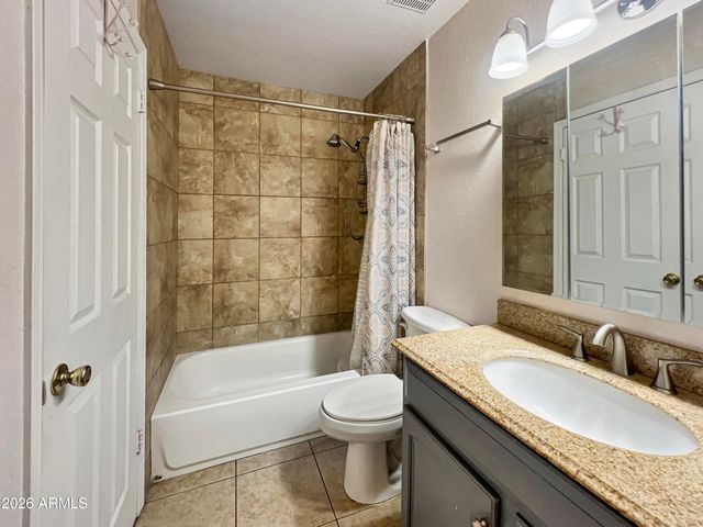 3719 E INVERNESS Avenue 103, Mesa, AZ 85206