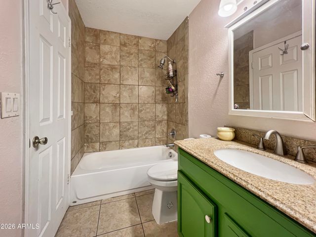 3719 E INVERNESS Avenue 103, Mesa, AZ 85206