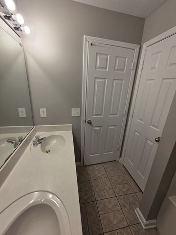 535 Lafayette Rd Apt G2, Clarksville, TN 37042