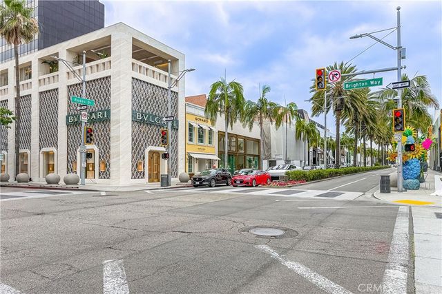 135 S Canon Drive, Beverly Hills, CA 90212