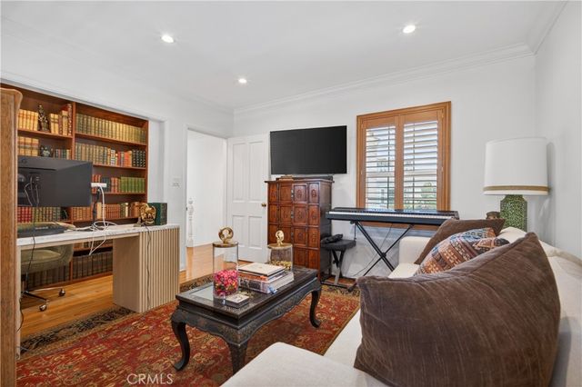 135 S Canon Drive, Beverly Hills, CA 90212