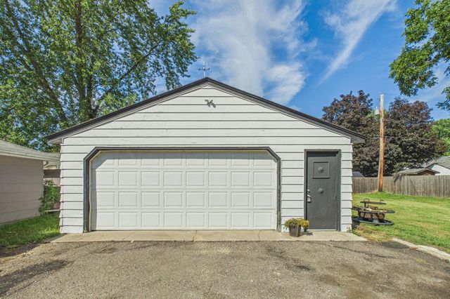 6714 Corvallis Avenue N, Crystal, MN 55428
