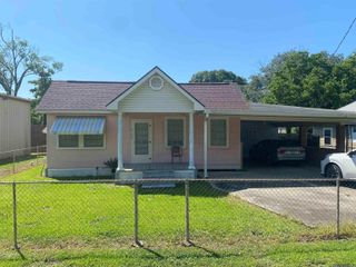 8104 Main St, Sorrento, LA 70778