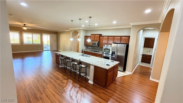 8130 SLIP POINT Avenue, Las Vegas, NV 89147