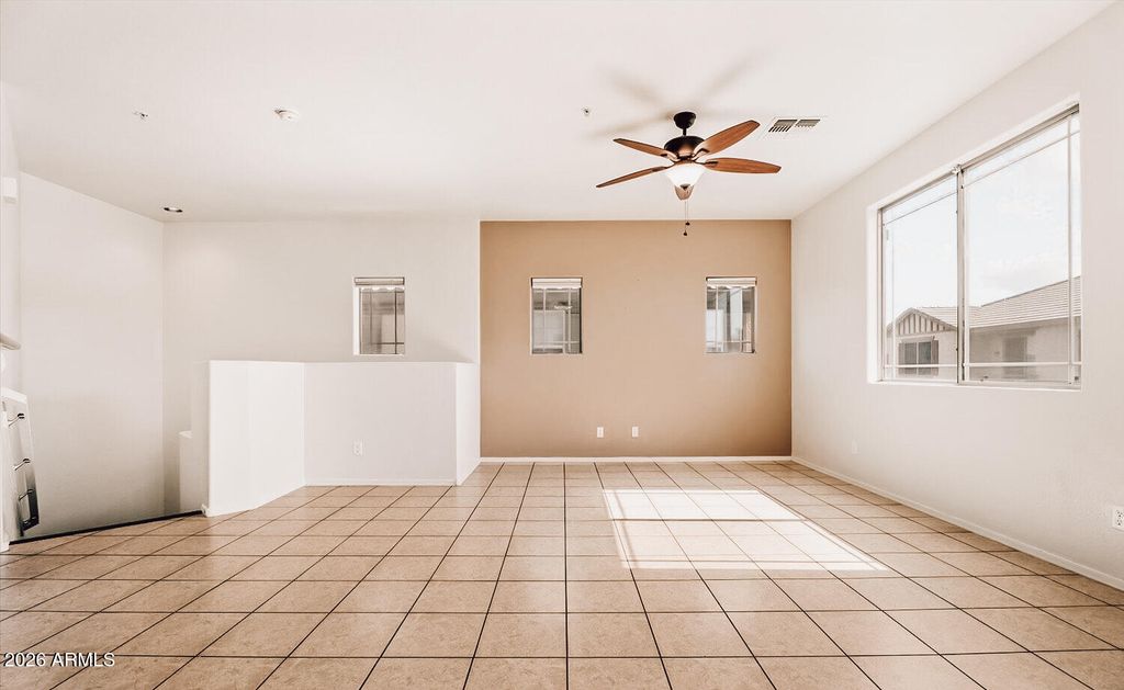 Image 4 of property listing at 1441 N 80TH Lane, Phoenix, AZ 85043