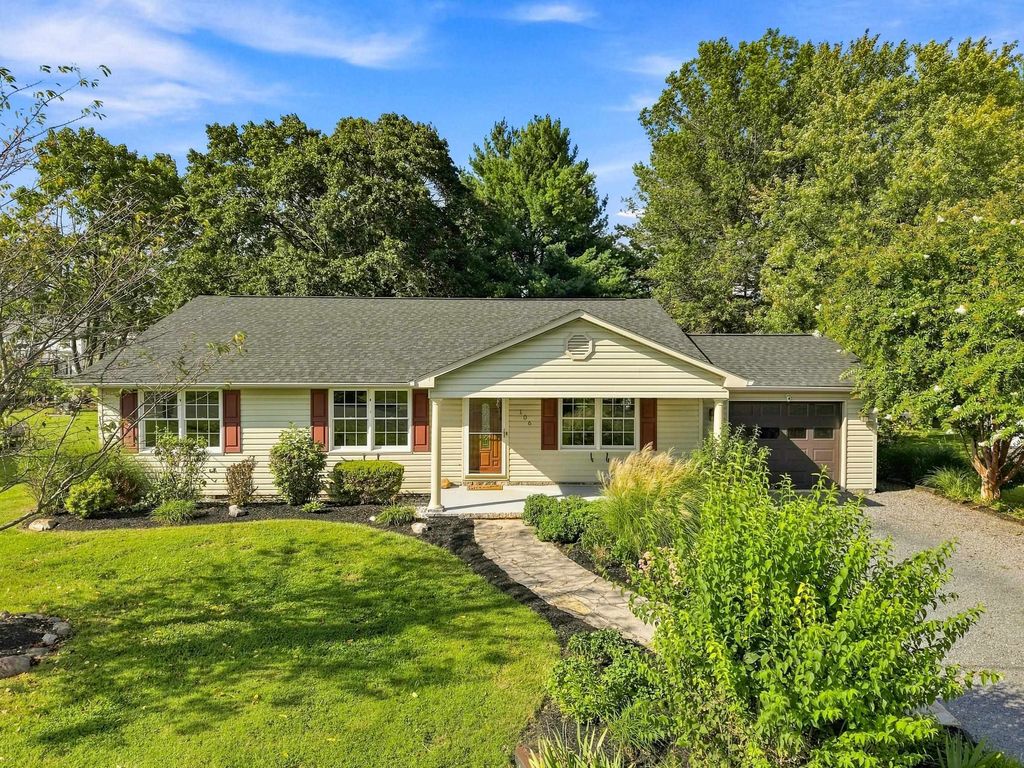 106 COPPER ST, Edinburg, VA 22824