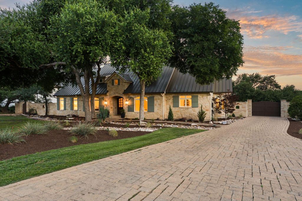 7825 Lynchburg DR, Austin, TX 78738