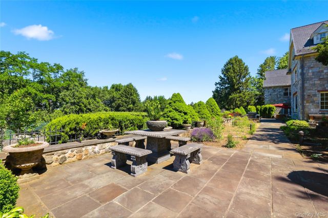 196 McLain Street, Bedford Corners, NY 10549