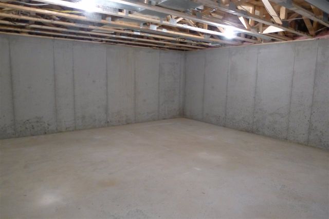 1822 S Stephanie St, Wichita, KS 67207