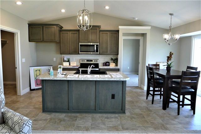 1822 S Stephanie St, Wichita, KS 67207