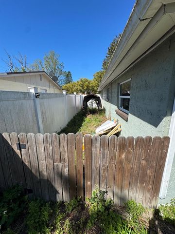 9040 CRABTREE LANE, Port Richey, FL 34668