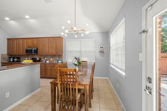 7 Caelin Court, The Woodlands, TX 77382