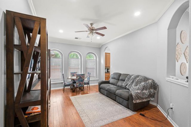 7 Caelin Court, The Woodlands, TX 77382