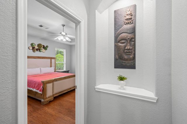 7 Caelin Court, The Woodlands, TX 77382