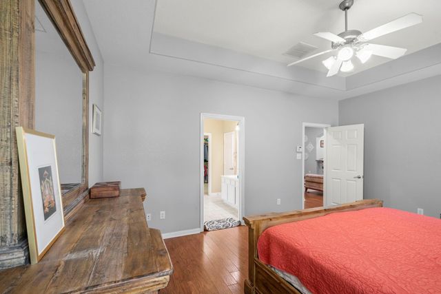7 Caelin Court, The Woodlands, TX 77382