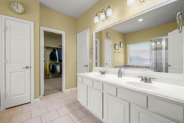 7 Caelin Court, The Woodlands, TX 77382