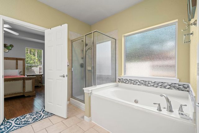 7 Caelin Court, The Woodlands, TX 77382