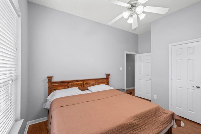 7 Caelin Court, The Woodlands, TX 77382
