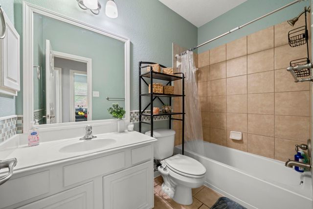 7 Caelin Court, The Woodlands, TX 77382