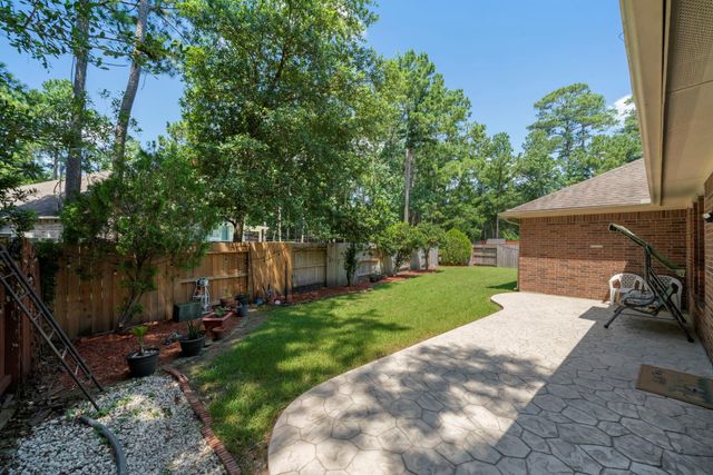 7 Caelin Court, The Woodlands, TX 77382