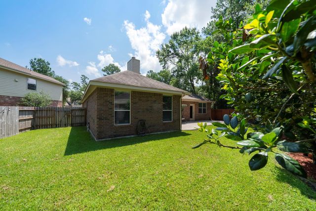 7 Caelin Court, The Woodlands, TX 77382