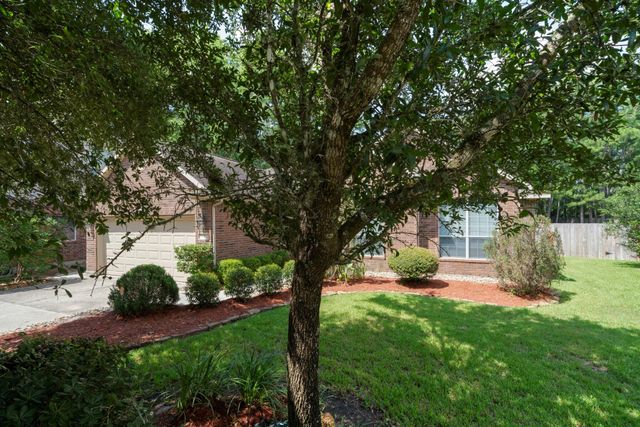 7 Caelin Court, The Woodlands, TX 77382