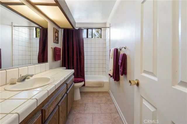 17656 Mockingbird Hill Circle, Riverside, CA 92504