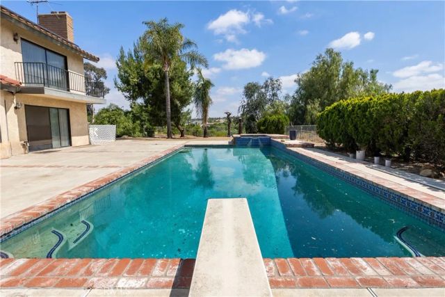 17656 Mockingbird Hill Circle, Riverside, CA 92504
