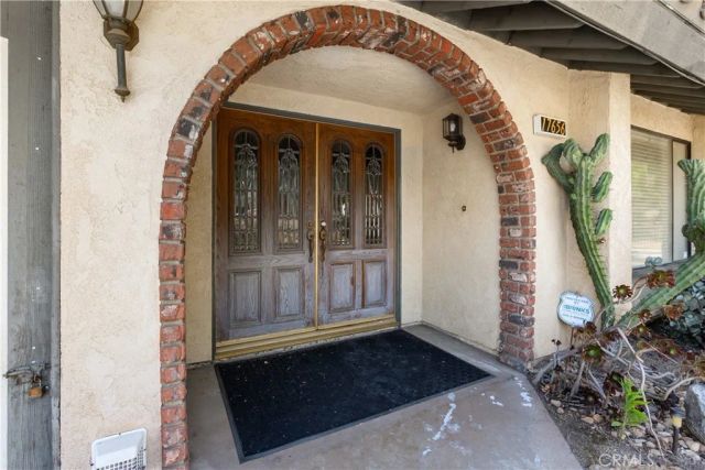 17656 Mockingbird Hill Circle, Riverside, CA 92504