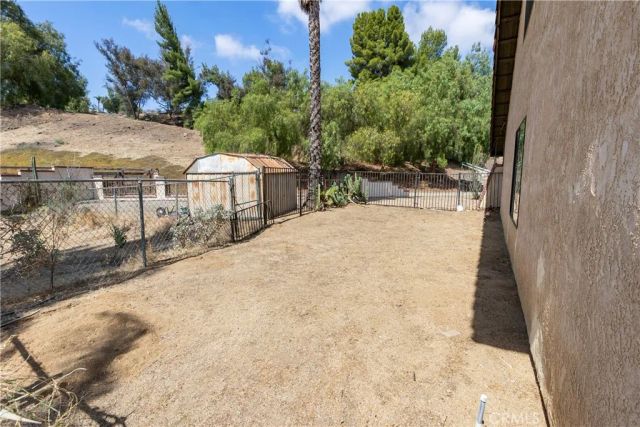 17656 Mockingbird Hill Circle, Riverside, CA 92504