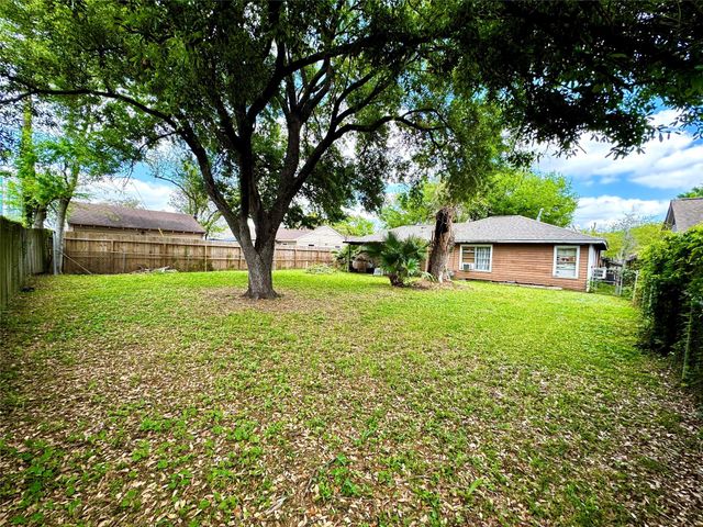 4105 Ella Boulevard, Houston, TX 77018